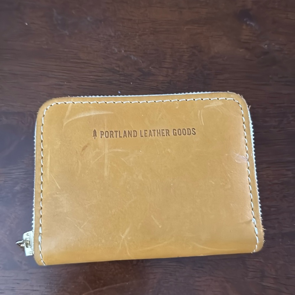 Small zip wallet in sunflower